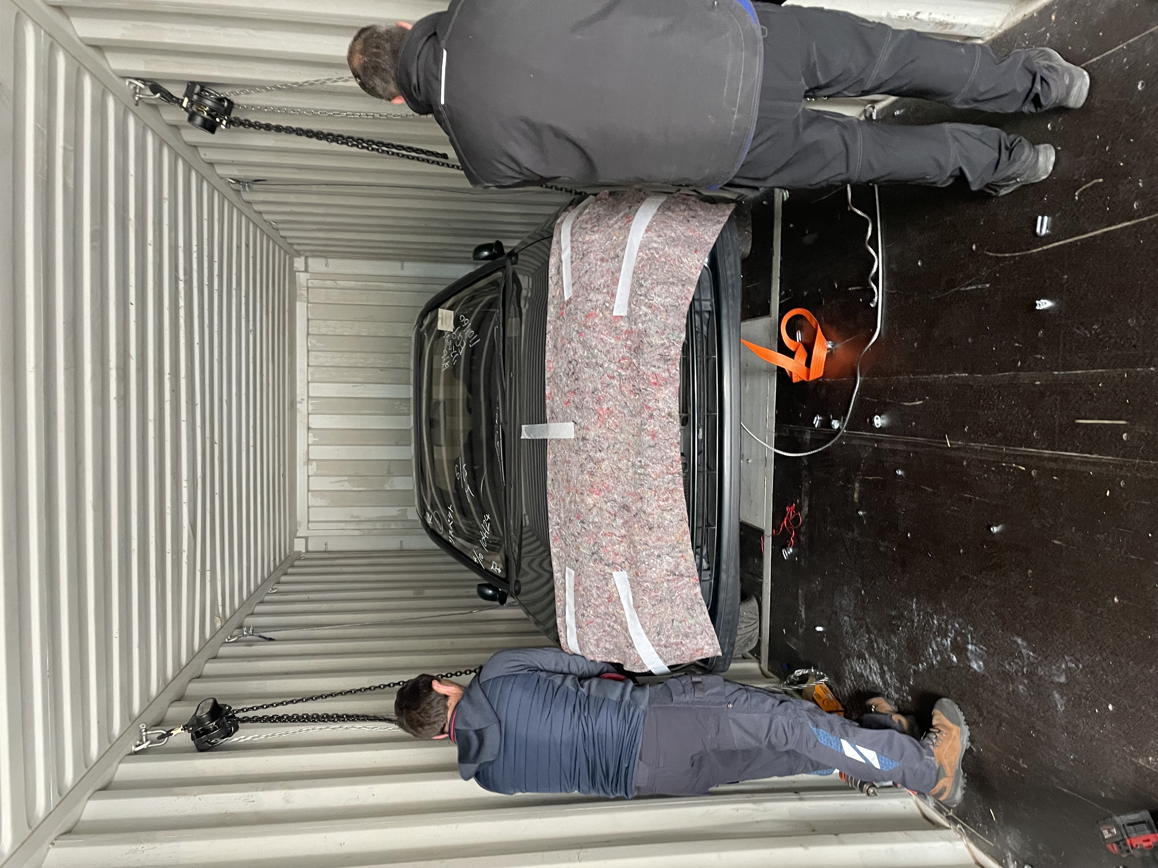 Cargo handling work — photo 1